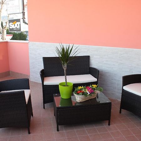 Bed & Breakfast La Perla Rosa Pescara Exterior photo